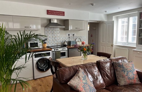 Piddletrenthide Cabaña | Stylish Cottage Escape in Piddlehinton, West Dorset. Pet friendly!