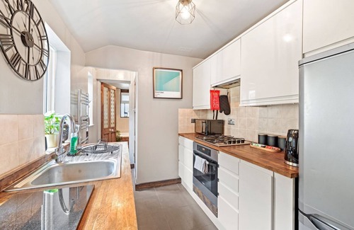 West Ealing Cabaña | Stylish Cottage in West Ealing. Business and Leisure. Close to Crossrail Station