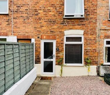 Lincoln Casa | Stylish cottage - Parking for 2 cars!