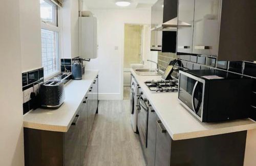 Lincoln Casa | Stylish cottage - Parking for 2 cars!