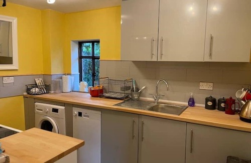 Winforton Cabaña | Stylish Cottage with Secure Parking near Hay on Wye