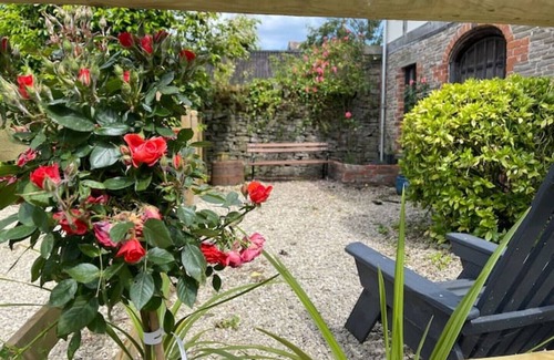 Winforton Cabaña | Stylish Cottage with Secure Parking near Hay on Wye