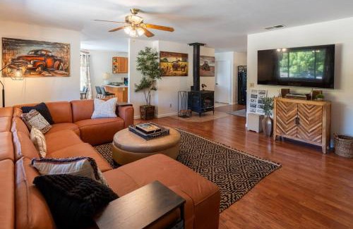 Ranchita Villa | Stylish Country Cowboy Home with Hot Tub on 20 Acres