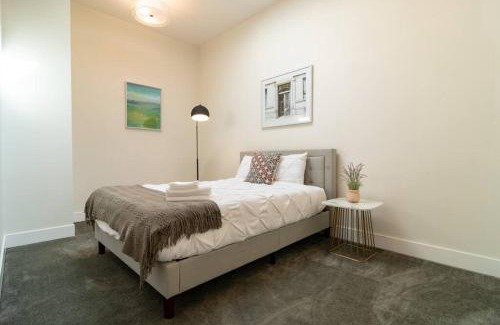 Near South Side Apartamento | Stylish Cozy 3BR 420 Friendly Apartment with Gym Near McCormick Place, Grant Park and Soldier Field