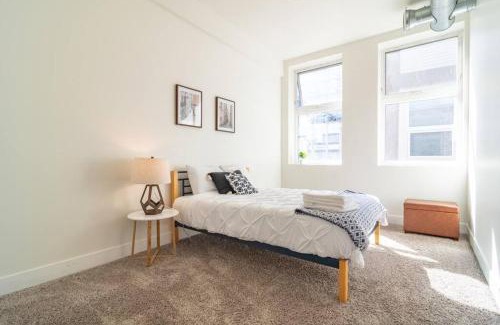 Near South Side Apartamento | Stylish Cozy 3BR 420 Friendly Apartment with Gym Near McCormick Place, Grant Park and Soldier Field