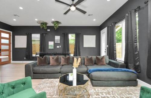 OST - South Union Casa | Stylish & Cozy - HOT TUB 4 Beds Near Downtown