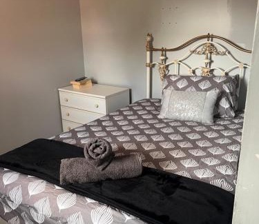 Haughton-le-Skerne Casa | Stylish Darlington Townhouse Near A1 A66 & A19 Breakfast