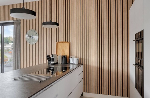 Zeewolde Casa | Stylish detached 6-person villa with private sauna, three en-suite bathrooms and private dock on the water