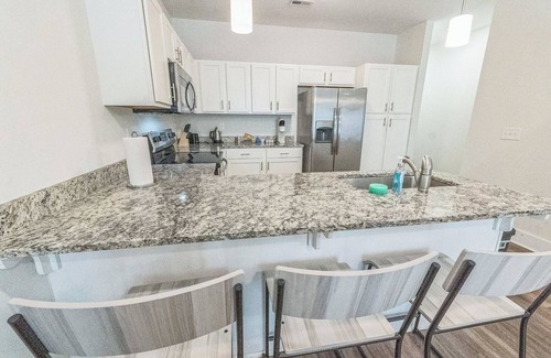 Clemson Casa | Stylish Dockside Townhome near Lake Hartwell