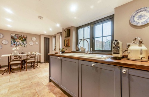 Sherston Cabaña | Stylish dog friendly holiday cottage in the Cotswolds - Lilly Bee Cottage