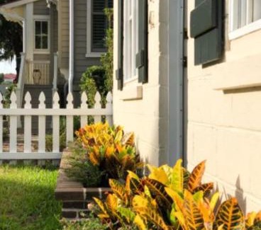 Downtown Casa | Stylish Downtown Cottage - Prime Historic Location