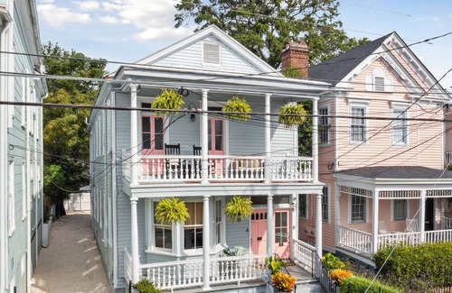 Westside Casa | Stylish Downtown Home with 92 Walk Score - Sleeps 14
