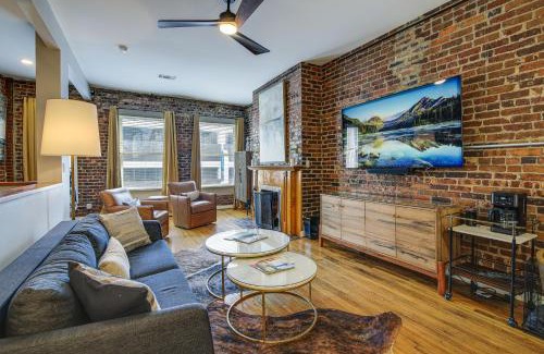 Downtown Knoxville Apartamento | Stylish Dtwn Knoxville Condo with Rooftop Deck!