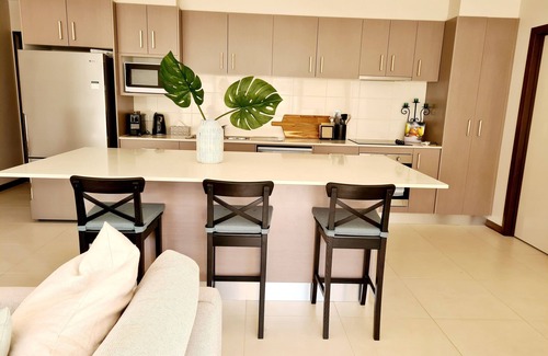 Malua Bay Apartamento | Stylish duplex/apartment in quiet family street just 500m from patrolled beach