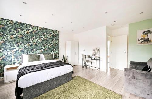 Ealing Apartamento | Stylish Ealing Apt -Near Tube - Ideal For Family&Group Stay