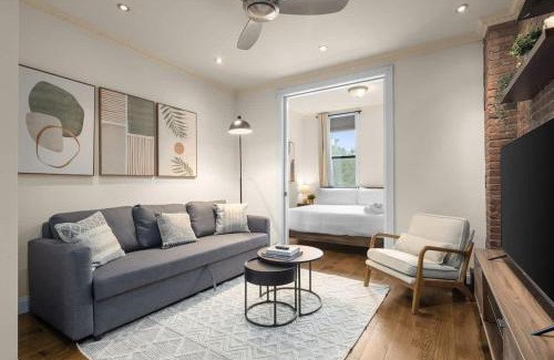 Ukrainian Village Apartamento | Stylish East Side Escape Steps from Fun