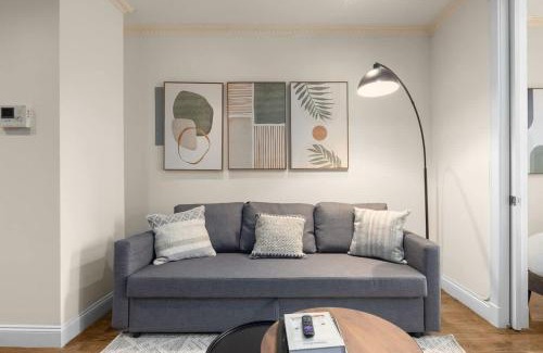 Ukrainian Village Apartamento | Stylish East Side Escape Steps from Fun