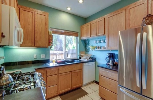 Ukiah Casa | Stylish, Eclectic two bedroom Retreat Near Downtown & hospital
