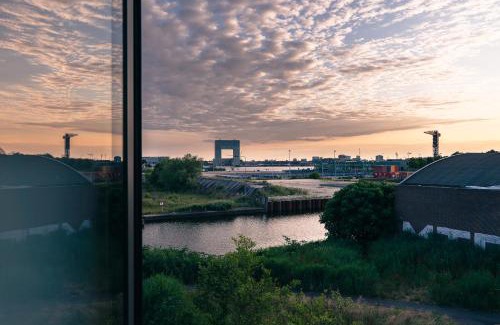Amsterdam North Apartamento | Stylish Eco Retreat Amsterdam with Panoramic Views