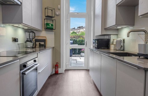 Bonnington Apartamento | Stylish Elegance in City s Heart