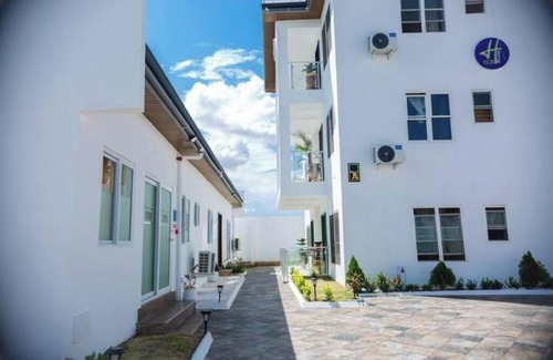 Prampram Apartamento | Stylish Escape with Pool + Relaxing Getaway tema 25+luxry+Lovely at H village