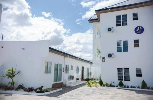 Prampram Apartamento | Stylish Escape with Pool + Relaxing Getaway tema 25+luxry+Lovely at H village