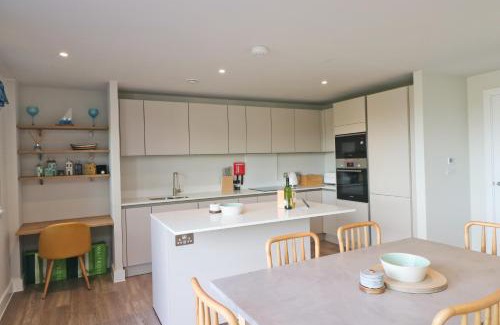 Treator Apartamento | Stylish estuary view apartment