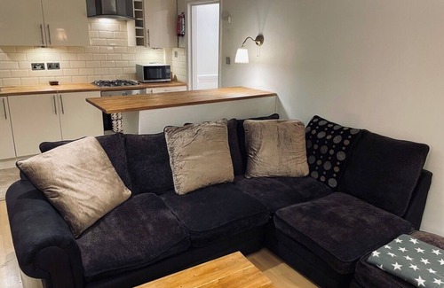Surbiton Hill Apartamento | Stylish Flat in London 5 minutes Walk From The River/Surbiton Station