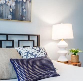 Mount Auburn Apartamento | Stylish Flat in Walkable Downtown w Parking