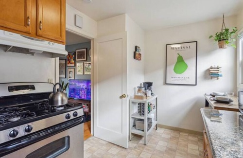 Albany Apartamento | Stylish Flat with Free Parking in Downtown Albany