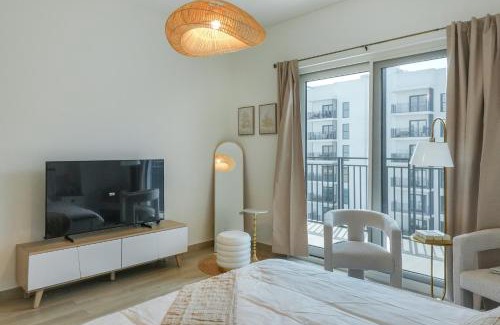 Madinat Zayed Apartamento | Stylish & Fully Furnished Studio in Yas Island