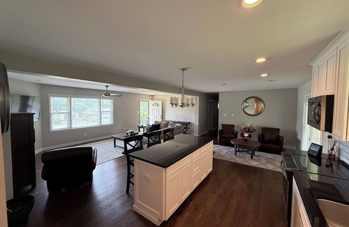 Valley Falls Casa | Stylish, Fully Remodeled 3 Bed/2 Bath Home - Boiling Springs family neighborhood