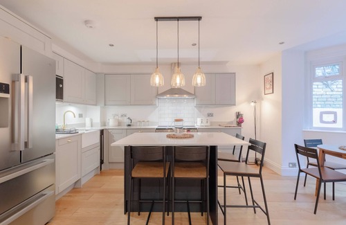 Hillside Apartamento | Stylish Garden Home | 2 Bed | Wimbledon Village