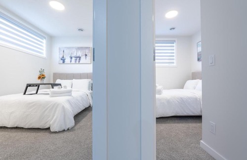 Southeast Calgary Apartamento | Stylish Getaway 2BD Basement by YMCA and South Health Campus Hospital