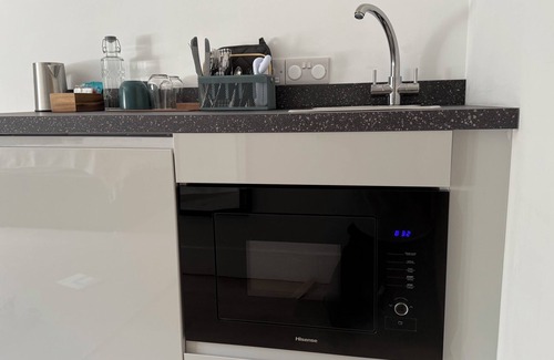 Chard Apartamento | Stylish Ground Studio with Kitchenette - Double