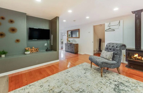 Gilroy Casa | STYLISH- GUEST HOUSE ON A BEAUTIFUL ESTATE