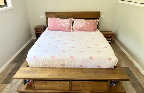 Everton Hills Apartamento | Stylish Guest Suite in Everton Hills