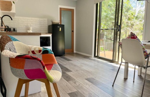 Everton Hills Apartamento | Stylish Guest Suite in Everton Hills