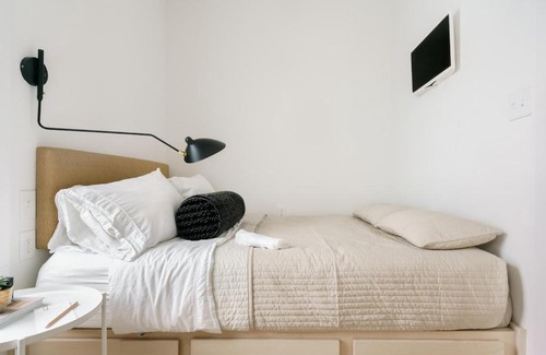 Oak Cliff Casa | Stylish Guesthouse near Bishop Arts and Downtown Dallas