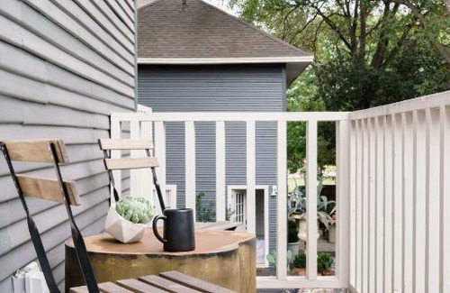 Oak Cliff Casa | Stylish Guesthouse near Bishop Arts and Downtown Dallas