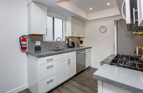Canyon View Estates Condominio | Elegante y moderno condominio a pocos pasos de la piscina.