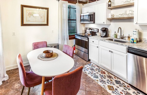 Historic Downtown Savannah Cabaña | Stylish Historic Cottage c.1884 w/ Parking & Courtyard by Lucky Savannah