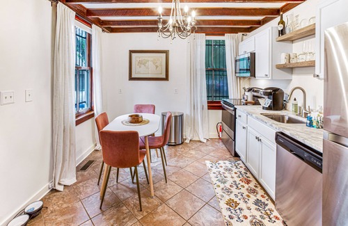 Historic Downtown Savannah Cabaña | Stylish Historic Cottage c.1884 w/ Parking & Courtyard by Lucky Savannah