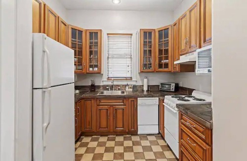 Beach Institute Apartamento | Stylish, Historic District Studio, Romantic & Private