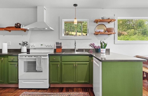 Bovina Center Casa | Stylish Historic Home – Timeless Charm with Modern Touches