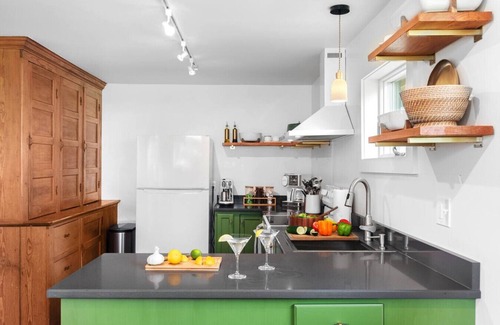 Bovina Center Casa | Stylish Historic Home – Timeless Charm with Modern Touches