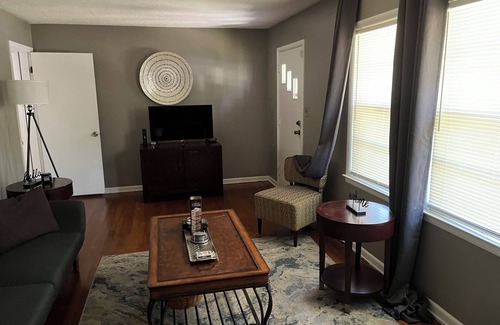 Albany Casa | Stylish Home awaits your stay