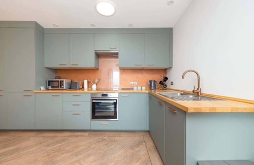 Inchbrook Casa | Stylish Home, Beautiful Views & Parking, Stroud