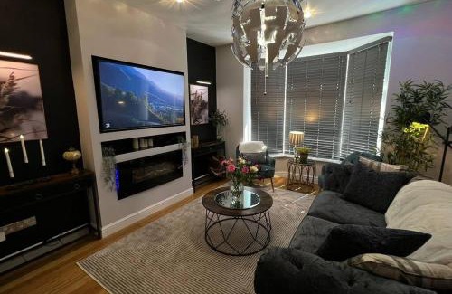 Sheffield Casa | Stylish home close to Arena