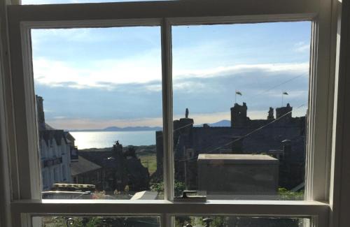 Harlech Casa | Stylish home from home with great views
